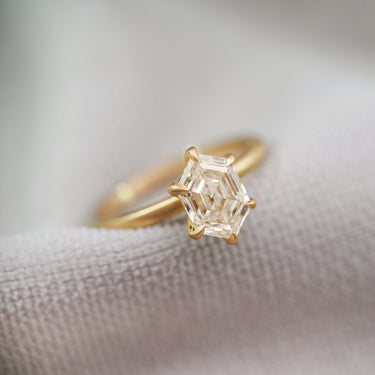 Elongated Hexagon Solitaire